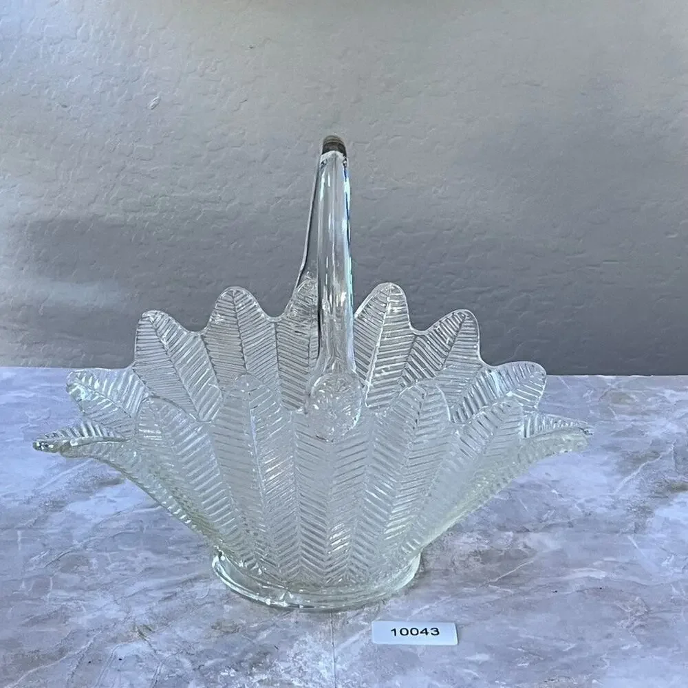 Clear Glass Fern Feather Ribbed Basket 14